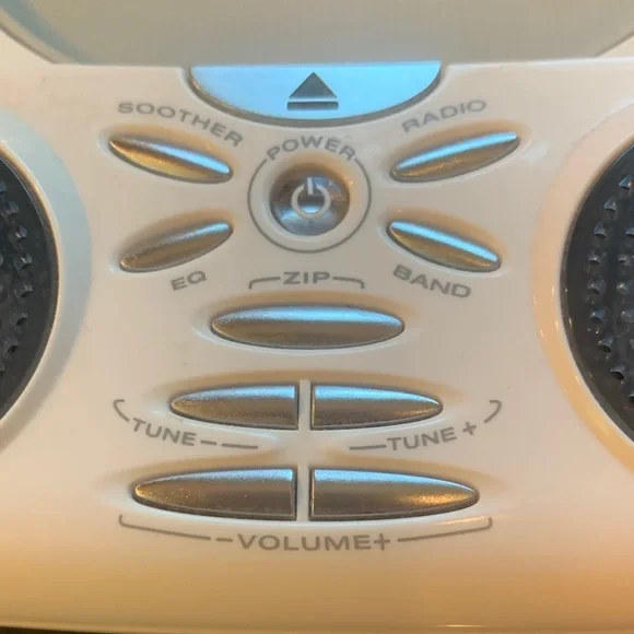 Sharper Image AM/FM Alarm Clock Sound Soother 20 for iPod/MP3 Players - Picture 4 of 13